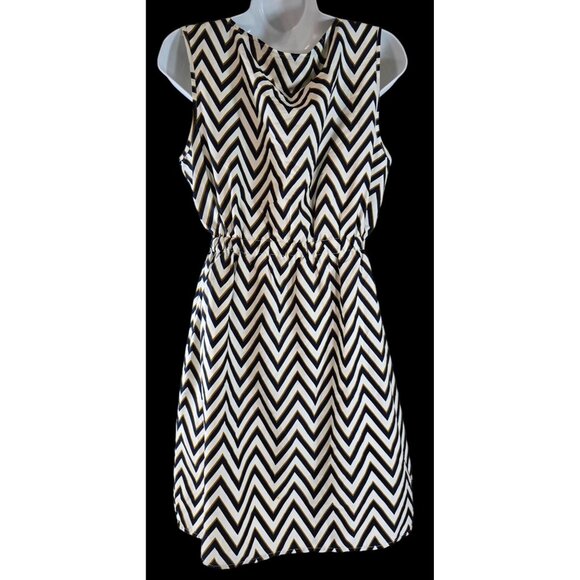 Speed Control New York Size L Chevron Black and White Party Dress Cinched at Wai - Picture 2 of 8